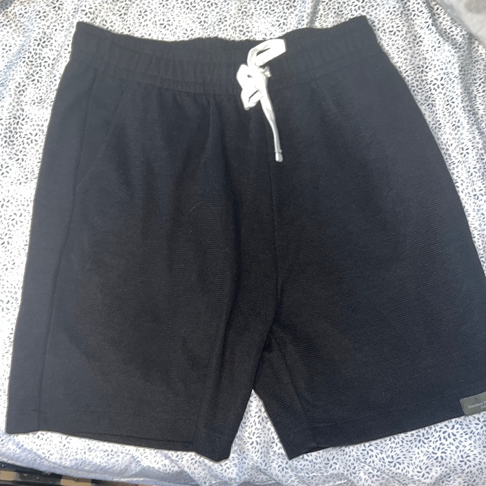 ZARA BLACK SHORTS SIZE M